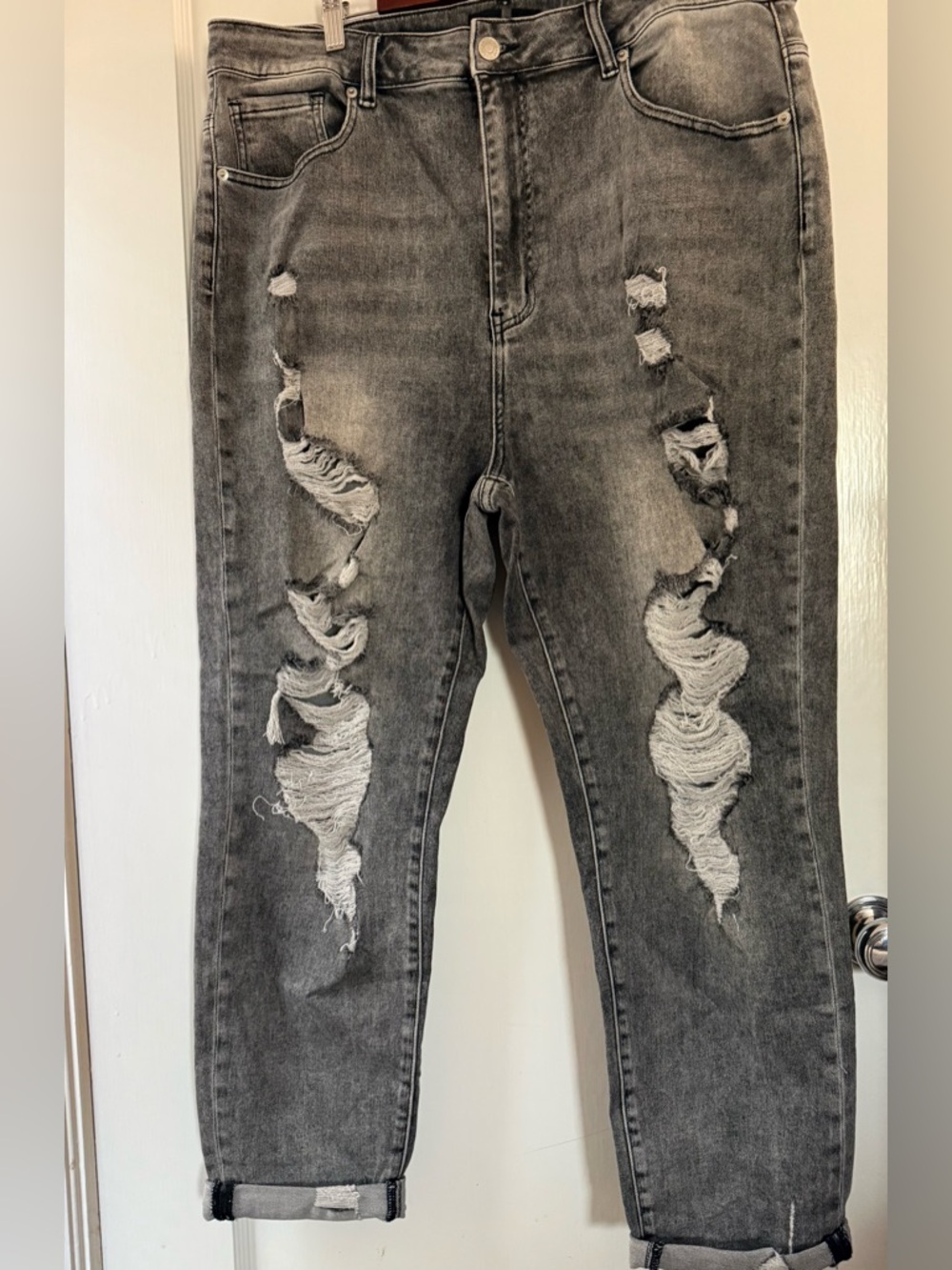 Risen NWOT 2XL Ripped High-Rise Grey Black Women’s Jeans